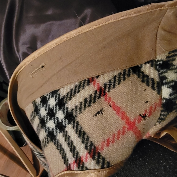 Great condition Burberry trench coat with removable liner - Picture 13 of 15